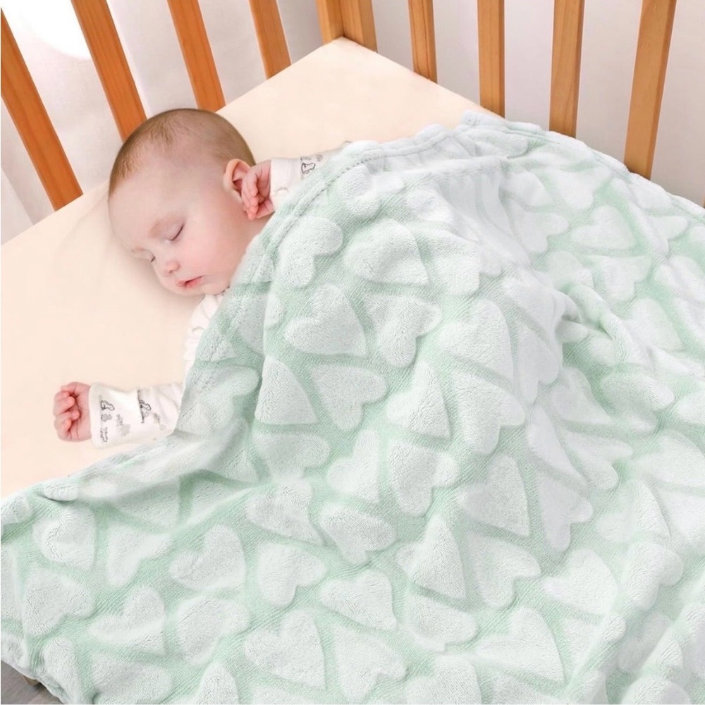 Soft Heart Pattern Mint Green Plush Throw Blanket - Brand - Picture 2 of 3